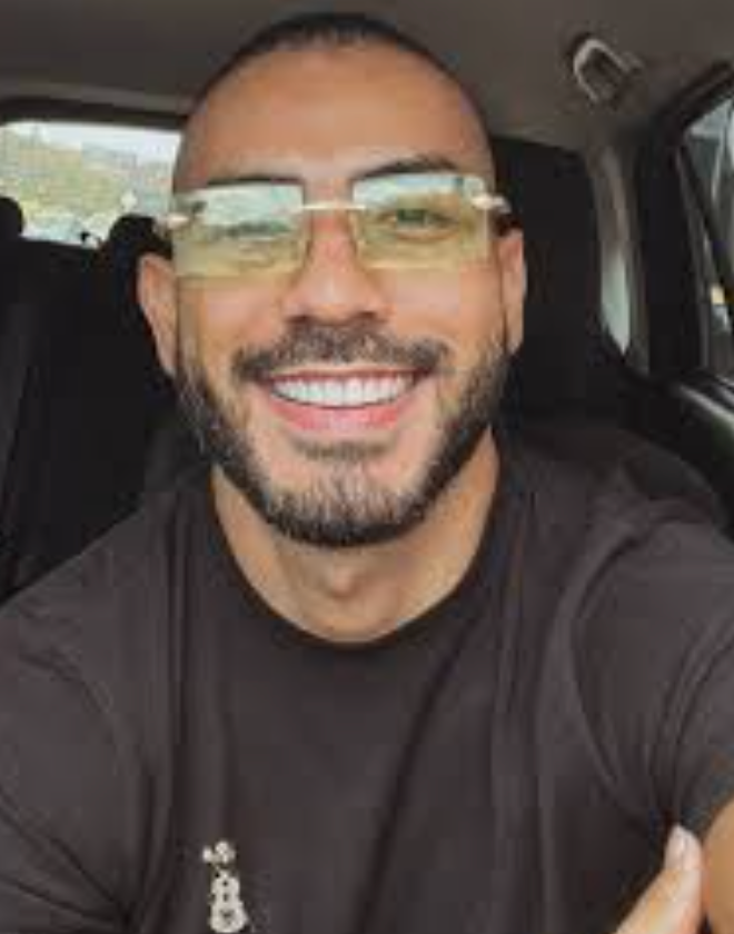 <em>Juan Manuel.</em>
